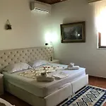 Aurel فيلة بيرات
