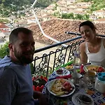 Aurel فيلة بيرات